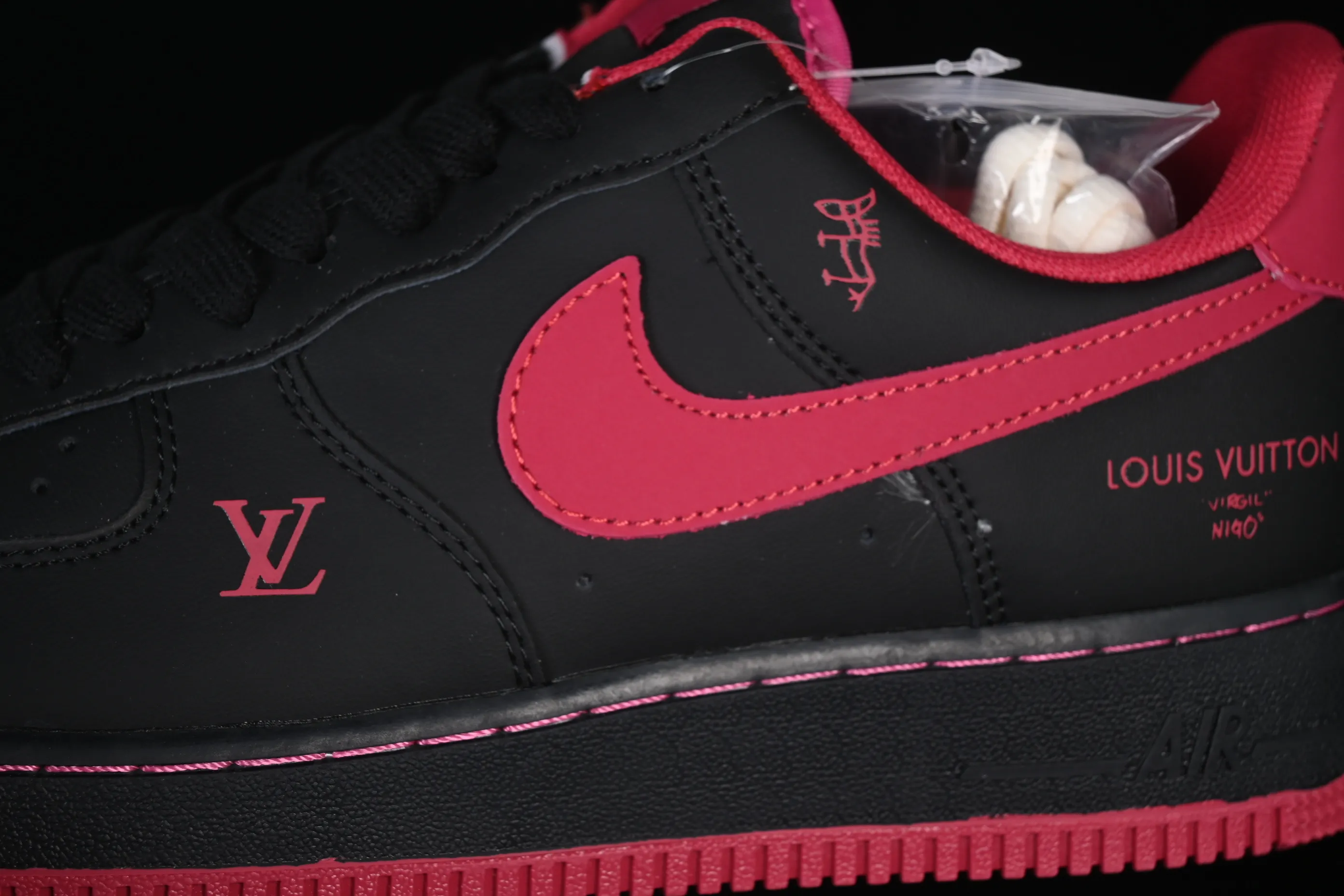 All categories Nk Air Force 1 Air Force series Nk Air Force 1 Low Air Force low top Nike Air Force 1'07 Low Year of the Horse limited edition Jet black rose red Air Force 1 low top casual sneakers FV3694-102